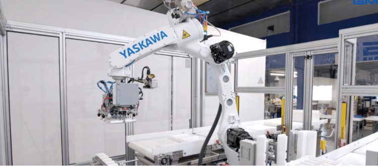 GMG implementa un robot GP12 de Yaskawa para la alimentación de envases