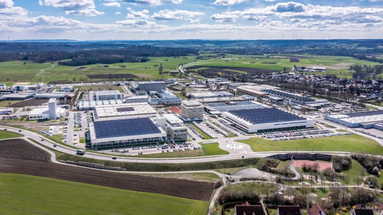 Schubert desarrolla una innovadora línea de embalaje asistida por robots para un fabricante de dulces