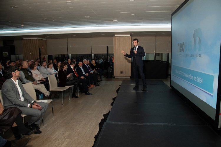 La Asociaci&oacute;n Empresarial de la Comunicaci&oacute;n Gr&aacute;fica celebra su evento navide&ntilde;o con una inspiradora conferencia de Mago More