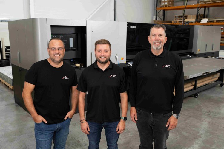 ARC UK invierte en Fujifilm Acuity Ultra Hybrid LED