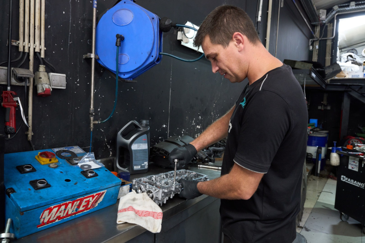 Siempre en movimiento con el sistema sostenible de paños de limpieza Mewa