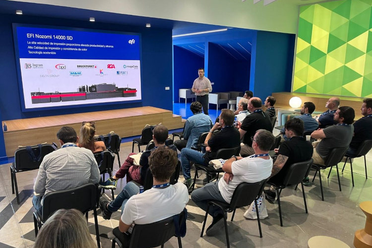 Ejecutivos de LATAM visitan las instalaciones de EFI en Europa para conocer tecnologías de vanguardia en impresión digital