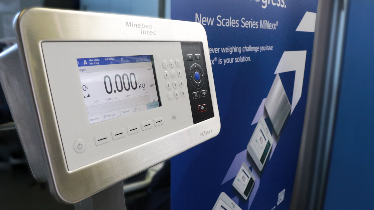 Minebea presenta las &uacute;ltimas novedades en Indicadores de peso y b&aacute;sculas de suelo MiNexx&reg; para una producci&oacute;n avanzada