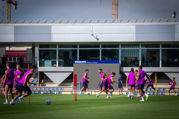 All weather Philips Urban LED wall brings game changing results to FC Barcelona&rsquo;s Tito Vilanova training pitch at the Ciutat Esportiva campus