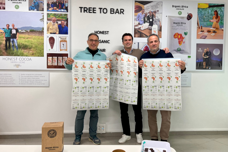 Abel Sanchez-Hermosilla (HP), Sergio Codonyer (Organic Africa) y Jordi Parés (Bolsaplast) juntos en la primera prueba de impresión de envases flexibles