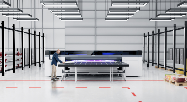 Canon amplía su gama de producción gráfica de gran formato con la nueva impresora Colorado XL de 3,4 m en versión híbrida y de bobina a bobina