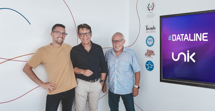 De izquierda a derecha: Adrien Goddard (fundador y director general de Unik Solutions), Dirk Deroo (fundador y CEO de Dataline) y Didier Villière (fundador de Unik Solutions).