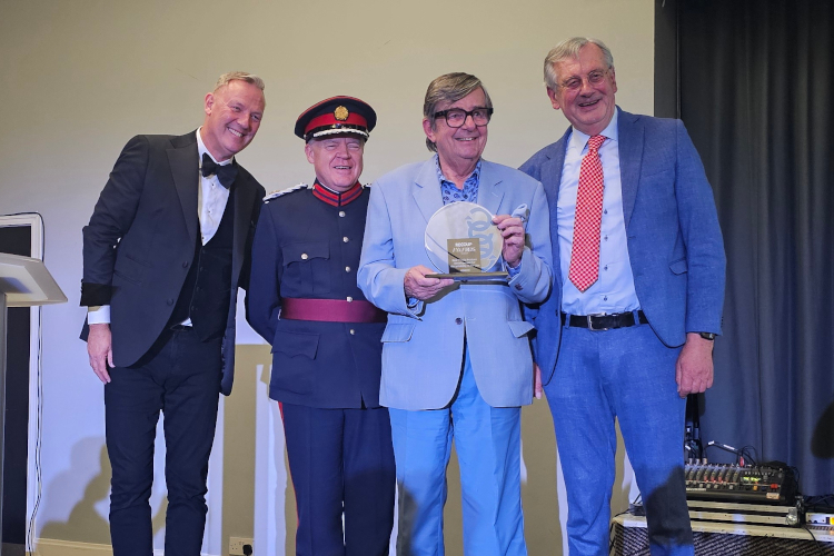 Amcor reusable solution wins RECOUP Award