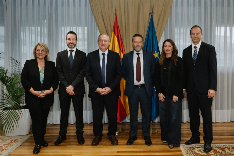 Neobis se reúne con el Ministro de Industria y Turismo, Jordi Hereu, para poner en valor el papel esencial de la Comunicación Gráfica