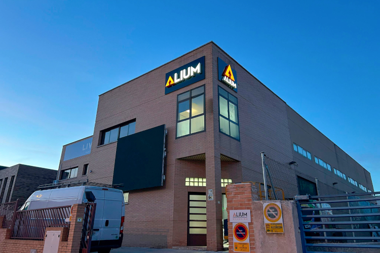 Grupo ALIUM impulsa su crecimiento con la incorporaci&oacute;n de su cuarta impresora Canon Colorado
