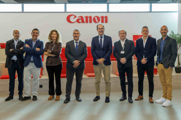 Canon y EFE renuevan su acuerdo de colaboraci&oacute;n para ofertar becas que fomenten las nuevas narrativas audiovisuales