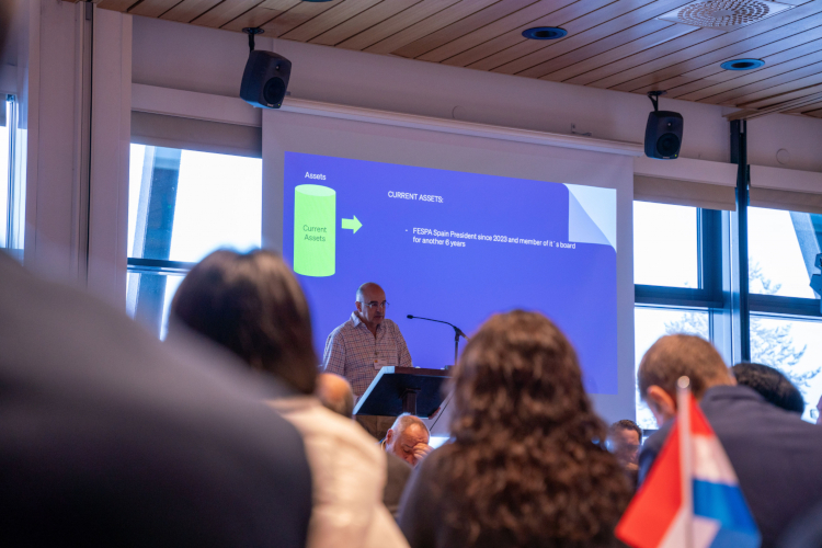 Jes&uacute;s Dur&aacute;, presidente de FESPA, durante su intervenci&oacute;n en la Asamblea General de FESPA