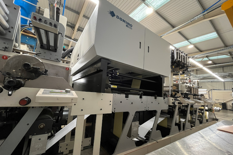 Dos convertidores, una solución: el módulo N610i-R de Domino transforma la producción de etiquetas