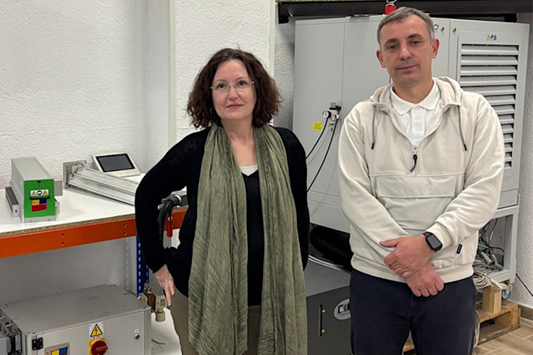 Pilar Mar&iacute;n y Carlos Pescott, CCP de L&aacute;mparas UV