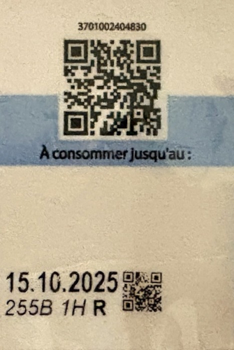 Implementaci&oacute;n pr&aacute;ctica en un paquete de queso franc&eacute;s: dos c&oacute;digos transportan los datos conjuntamente (Figura 2)