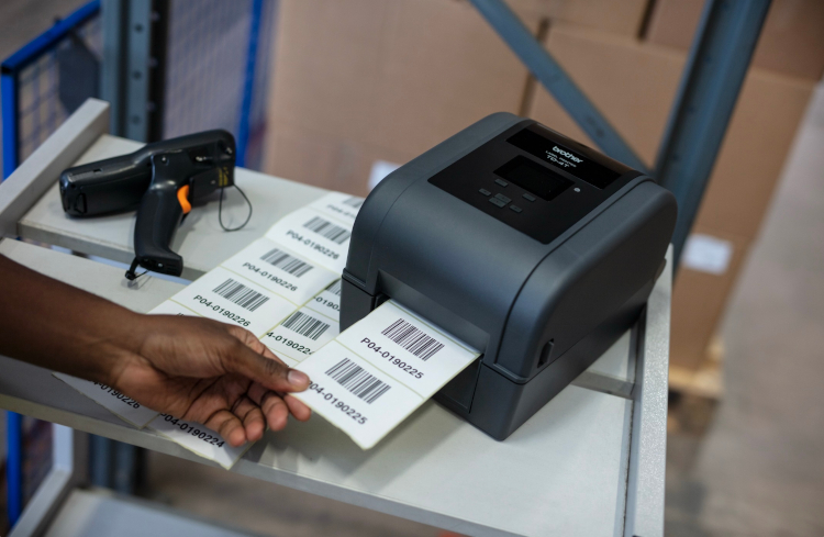 Auto Radio acelera la identificaci&oacute;n de sus almacenes y elimina incidencias con Brother Safety