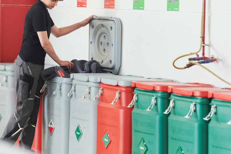 Mewa presenta una solución circular para la absorción de aceites