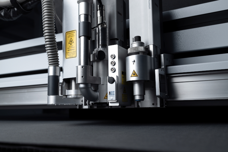 Producci&oacute;n postimpresi&oacute;n: C&oacute;mo el corte l&aacute;ser de gran formato impulsa la eficiencia