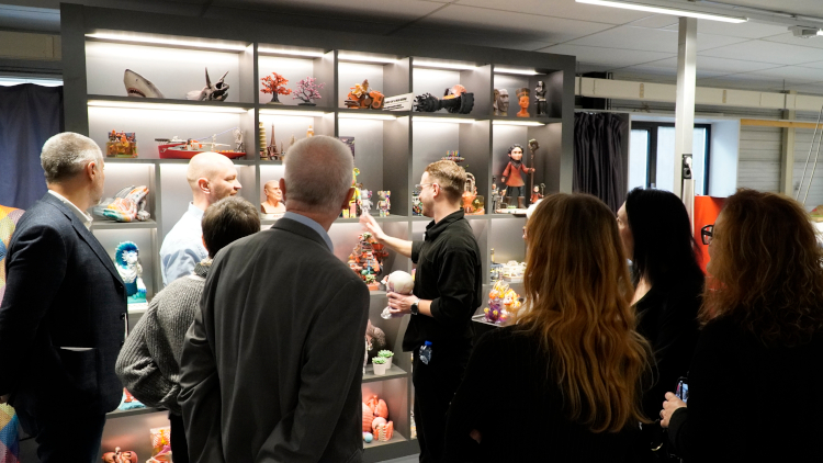 Mimaki lleva la impresi&oacute;n UV vers&aacute;til y de alta calidad a FESPA 2026 con la nueva serie UJV200