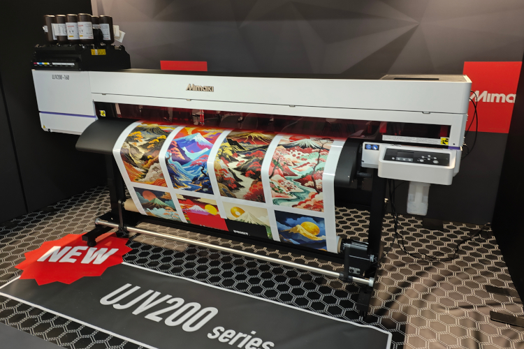 Mimaki lleva la impresi&oacute;n UV vers&aacute;til y de alta calidad a FESPA 2026 con la nueva serie UJV200