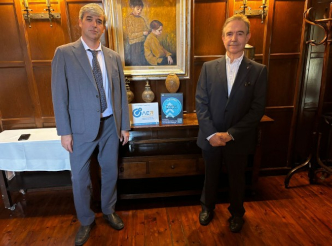 Carlos M&eacute;ndez, presidente de AER, y Pere Relats, presidente de amec