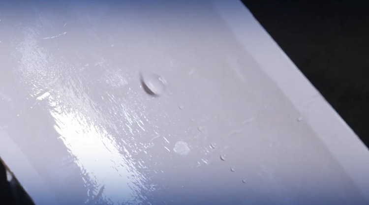 Recubrimientos libres de PFAS aplicados mediante plasma atmosf&eacute;rico para packaging sostenible