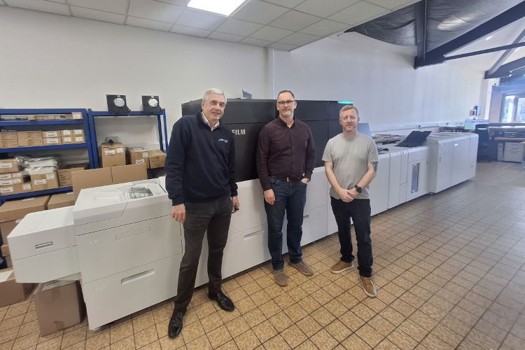 El Grupo Entwistle invierte en la Revoria Press PC1120 de Fujifilm para potenciar su capacidad de impresi&oacute;n digital de alto valor