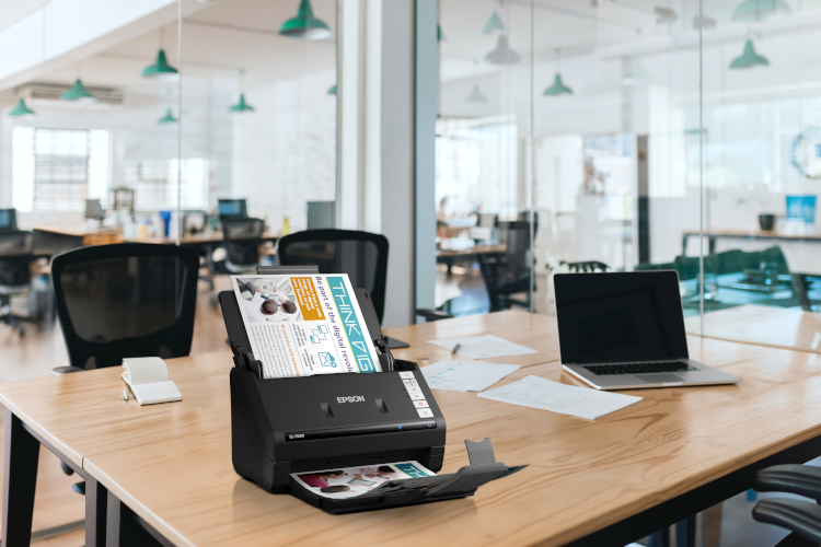 Epson lanza los esc&aacute;neres inal&aacute;mbricos ES-550W y ES-590W