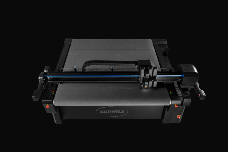 Más rápido en todo el flujo de trabajo, fácil de manejar y de diseño abierto: Summa lanza la nueva F Series Vantage en FESPA Barcelona