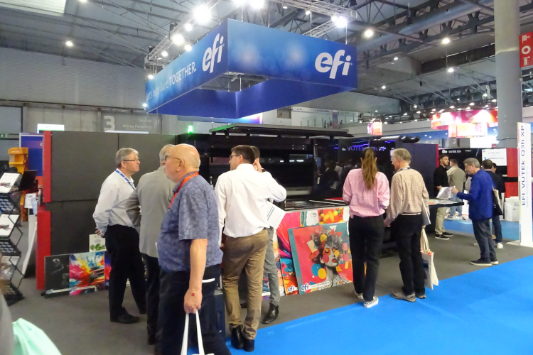 EFI presentó innovaciones de alto rendimiento en impresión gráfica, de embalaje y textil en FESPA 2026