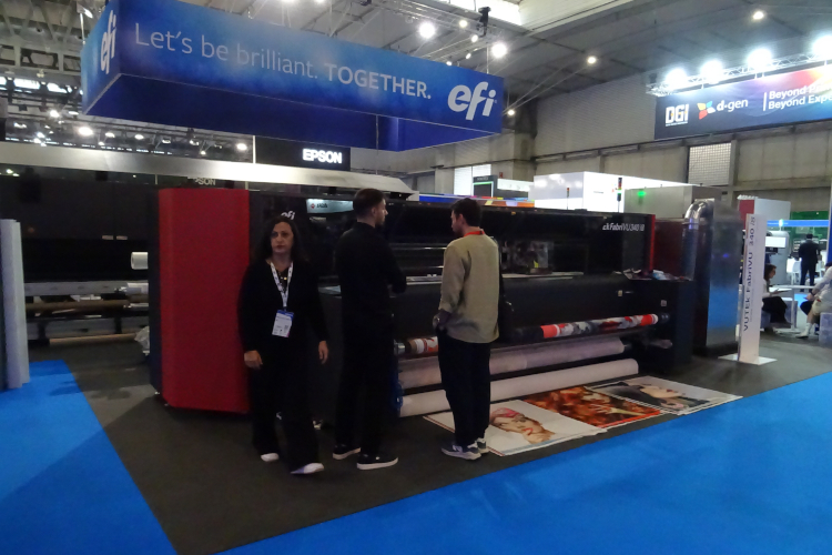 EFI presentó innovaciones de alto rendimiento en impresión gráfica, de embalaje y textil en FESPA 2026