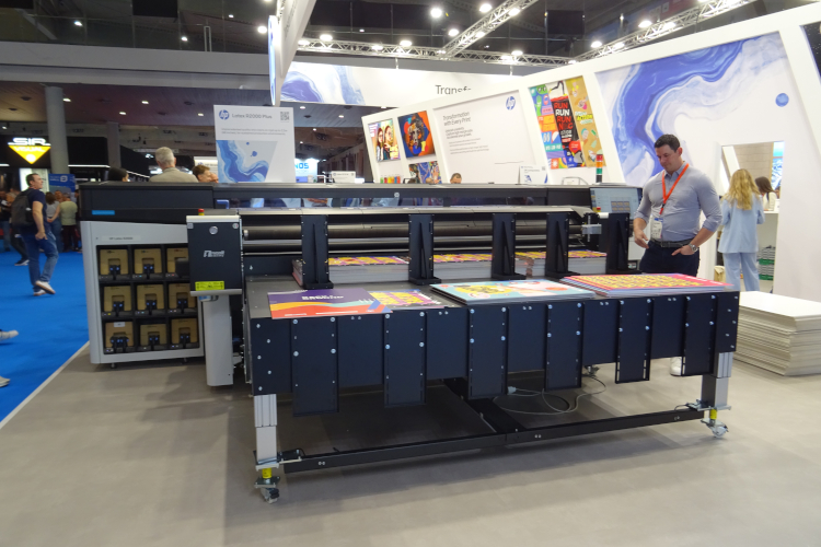 HP refuerza su liderazgo en impresión de gran formato con la nueva serie de impresoras DesignJet y las funciones ampliadas de PrintOS Production Hub