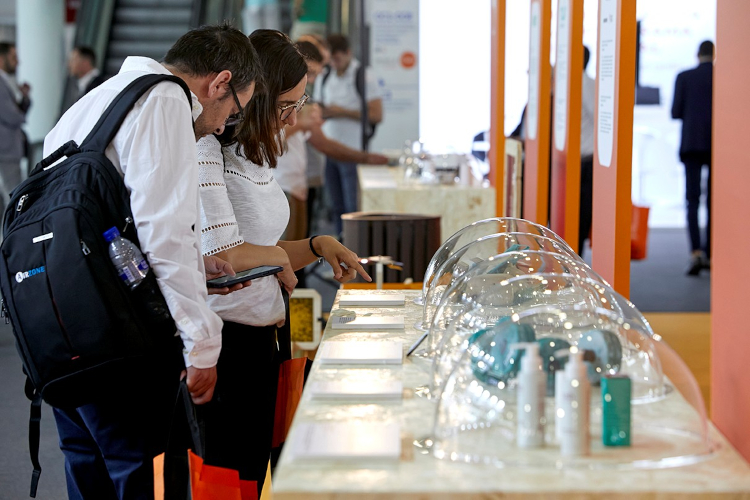 El plástico circular toma forma en una exposición de casos reales en Equiplast