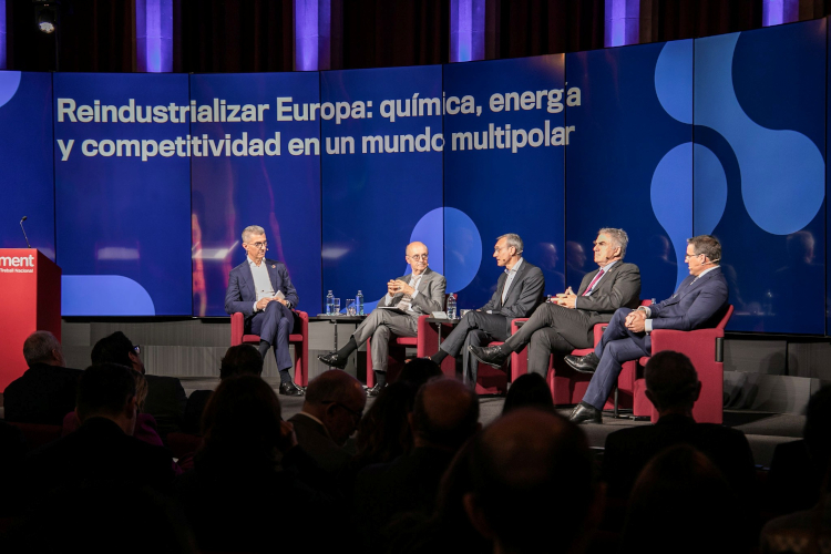 Expoquimia subrayó el protagonismo de la química en la reindustrialización de Europa