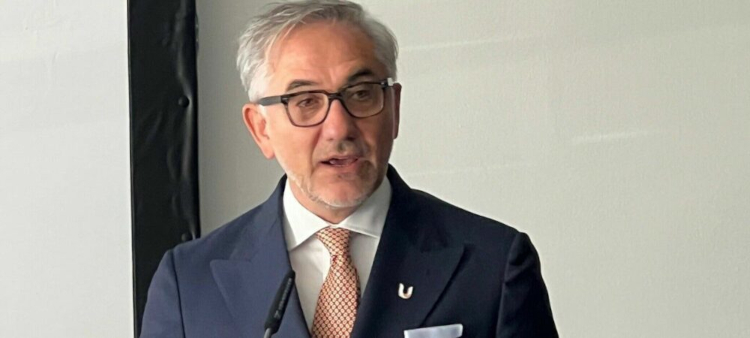 El presidente de Ucima, Riccardo Cavanna, expuso cuatro tendencias globales del sector. Ultima Media Alemania