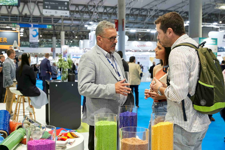 Química y plástico se alían para transformar las industrias en Expoquimia y Equiplast
