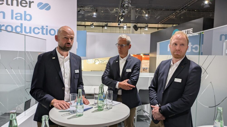 Fette Compacting present&oacute; en Interpack su sistema de fabricaci&oacute;n continua