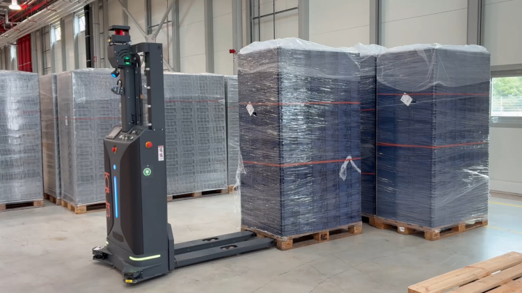 igus presenta nuevas soluciones AMR para una f&aacute;brica automatizada sin barreras