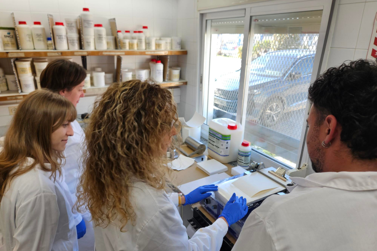 AIMPLAS y FAKOLITH trabajan en nuevos recubrimientos más seguros ante los cambios regulatorios en torno al Bisfenol A y disruptores endocrinos
