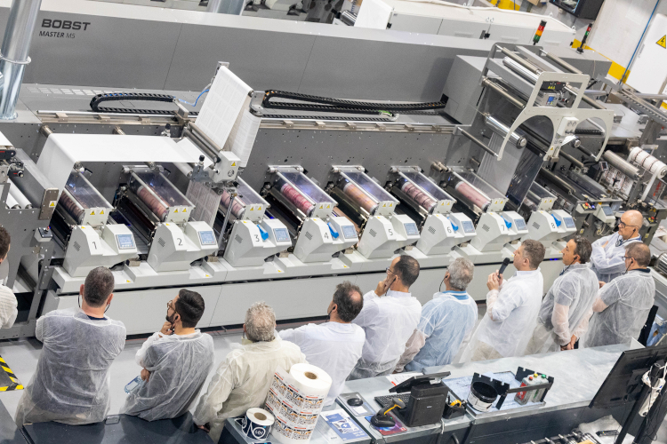 LOC España renueva su apuesta por las soluciones de BOBST para seguir ofreciendo etiquetas de alta precisión y complejidad de forma automatizada y productiva