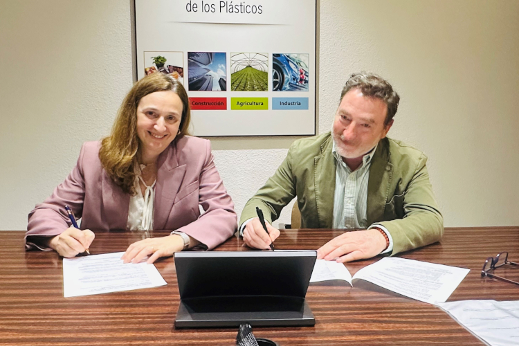 ANAIP firma un acuerdo de colaboración con About U, empresa especializada en transformación y liderazgo, para ofrecer formación para directivos