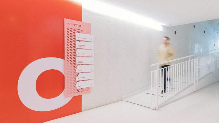 El zaragozano Sitio Estudio gana un bronce en los European Design Awards por la señalética de Zaragoza Joven en la Azucarera