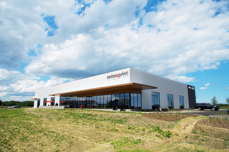 10 años en Norteamérica: swissQprint inaugura sus nuevas instalaciones