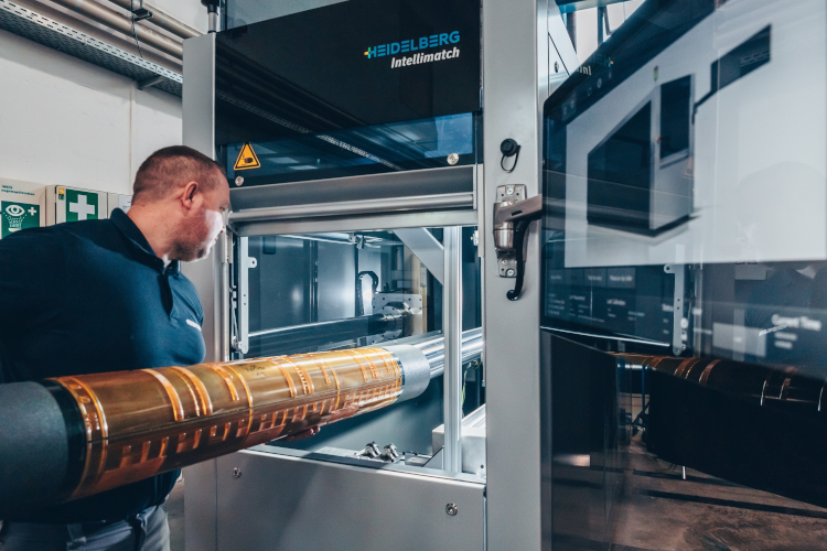 WINTIPAK contin&uacute;a su expansi&oacute;n con la inversi&oacute;n en una Boardmaster de HEIDELBERG