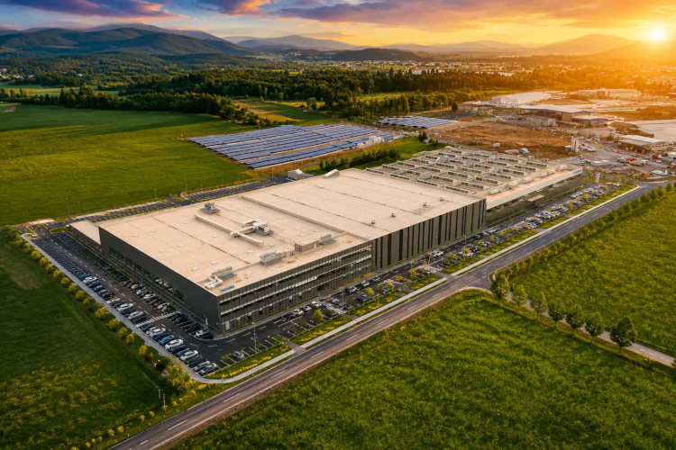El sólido pilar de Yaskawa en Europa: nuevo centro de distribución de robots y producción de sistemas en Kočevje