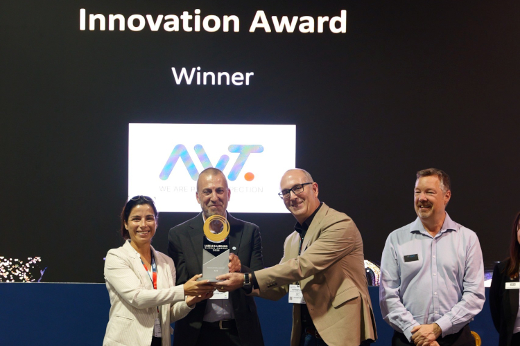 AVT gana el premio a la innovación de Labels & Labeling por su módulo de inspección de barniz Helios