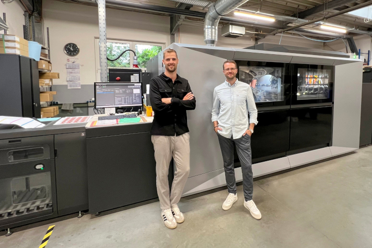 Rautenberg Druck GmbH ha ampliado sus capacidades de impresi&oacute;n digital con el sistema de inyecci&oacute;n de tinta industrial Jetfire 50 de HEIDELBERG. (De izquierda a derecha:) Los dos directores generales de Rautenberg Druck GmbH, Stefan Schulz y Tobias Hoffmann.