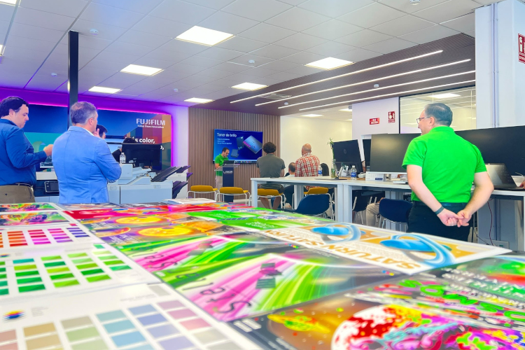 Fujifilm y Lagom presentaron en primicia en Madrid las funcionalidades de la nueva Revoria Press PC2120 ante un centenar de profesionales