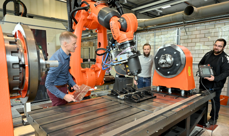 Nueva plataforma de investigación para la soldadura por fricción-agitación asistida por robot
