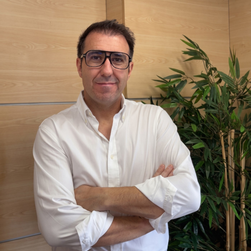Manuel Sánchez es fundador de Grupo Legatec Digital (Leganés, Madrid), empresa que importa y distribuye maquinaria textil para España y Portugal a través de su marca Zafitex